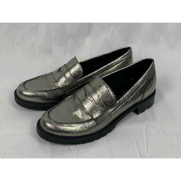 Nine West Women’s Silver Metallic Lug Sole Low Heel Slip On Loafers Size 5.5 - Picture 1 of 11